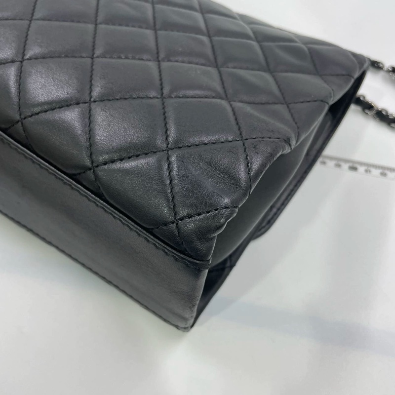 CHANEL CLASSIC FLAG-16