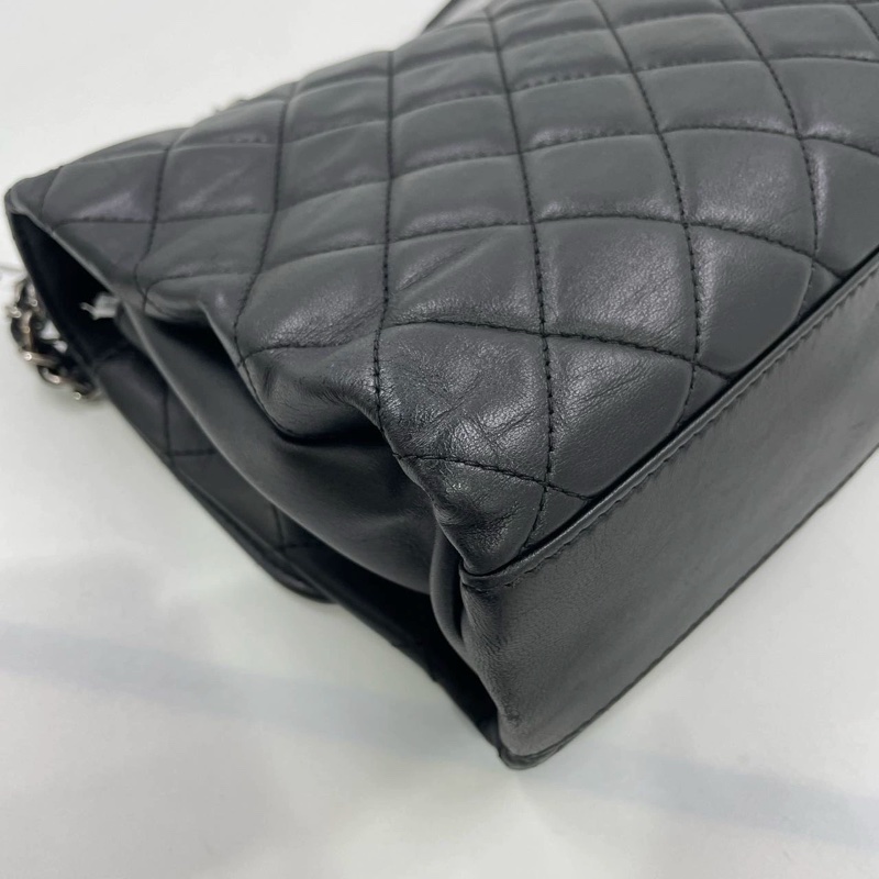 CHANEL CLASSIC FLAG-17