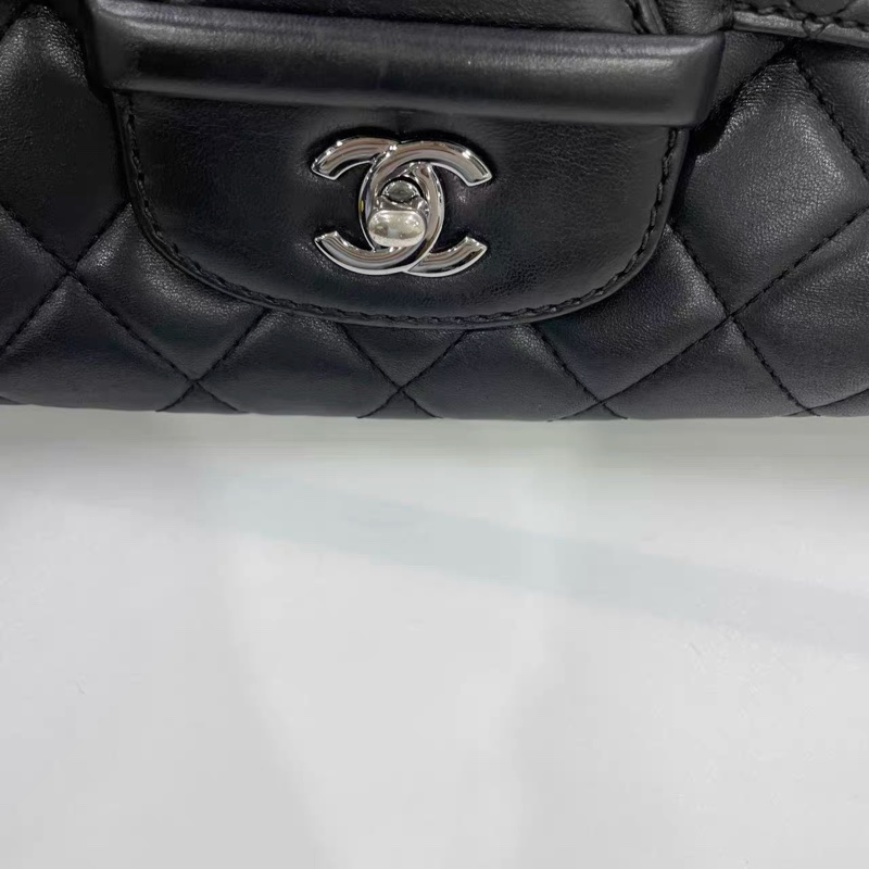 CHANEL CLASSIC FLAG-18