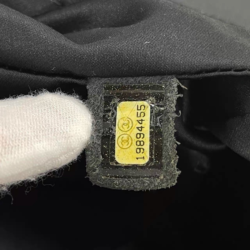 CHANEL CLASSIC FLAG-19