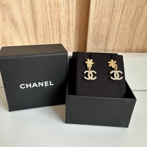 Chanel小吊墜耳環拼金色花花