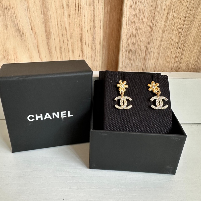 Chanel小吊墜耳環拼金色花花-5