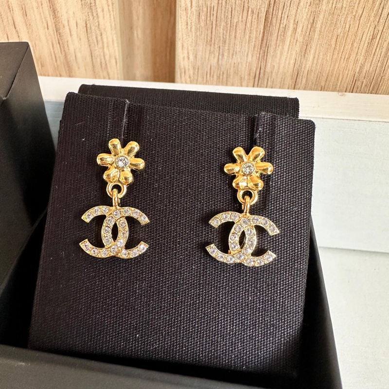 Chanel小吊墜耳環拼金色花花-9