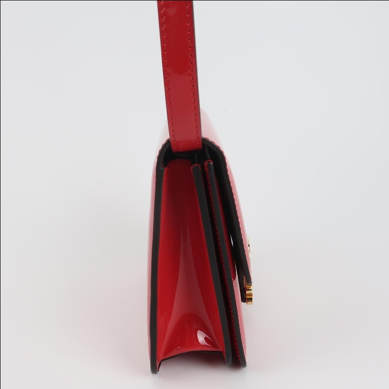 Fendi Karligraphy漆皮純色花體雙F logo斜背包-3