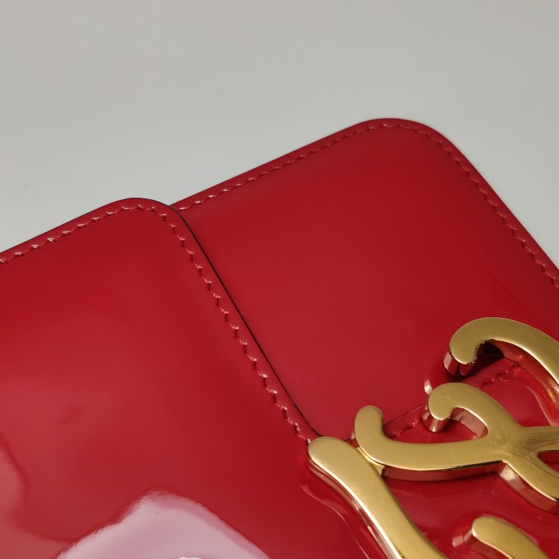 Fendi Karligraphy漆皮純色花體雙F logo斜背包-11