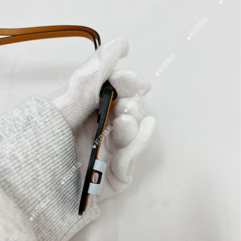 莉亞精品♡ Hermes Oran 拖鞋皮革吊飾  淺藍色 近新美品-4