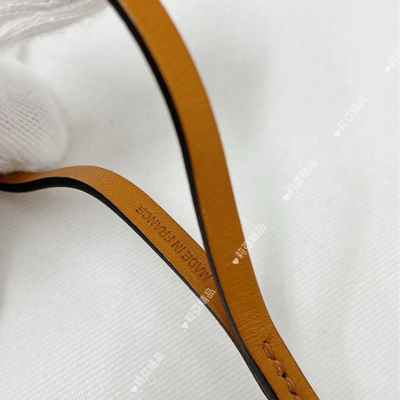 莉亞精品♡ Hermes Oran 拖鞋皮革吊飾  淺藍色 近新美品-6