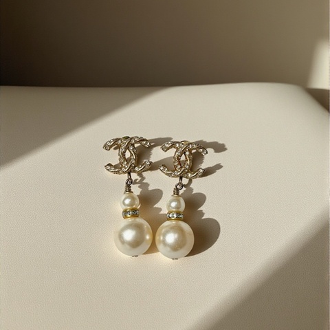 莉亞精品♡ Chanel 垂吊珍珠耳針 二手美品