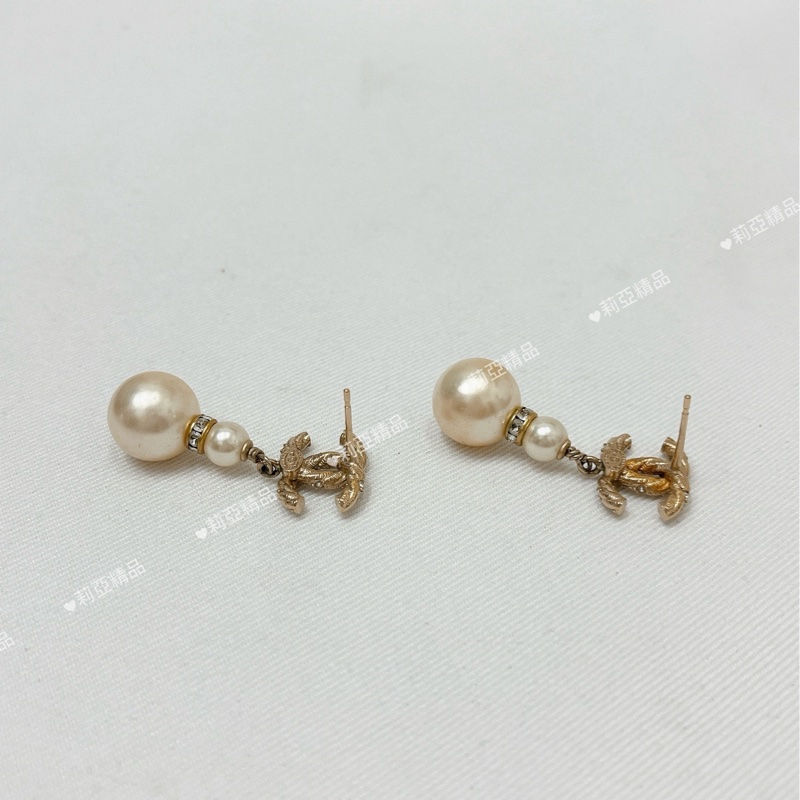 莉亞精品♡ Chanel 垂吊珍珠耳針 二手美品-1