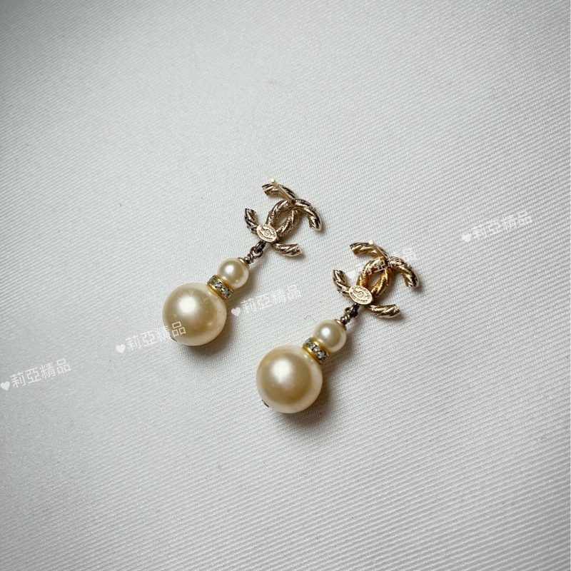 莉亞精品♡ Chanel 垂吊珍珠耳針 二手美品-3