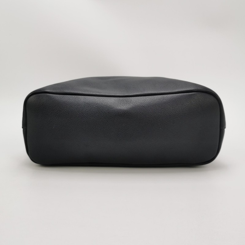 Prada 牛皮三角徽標鏈條黑色肩背包-4