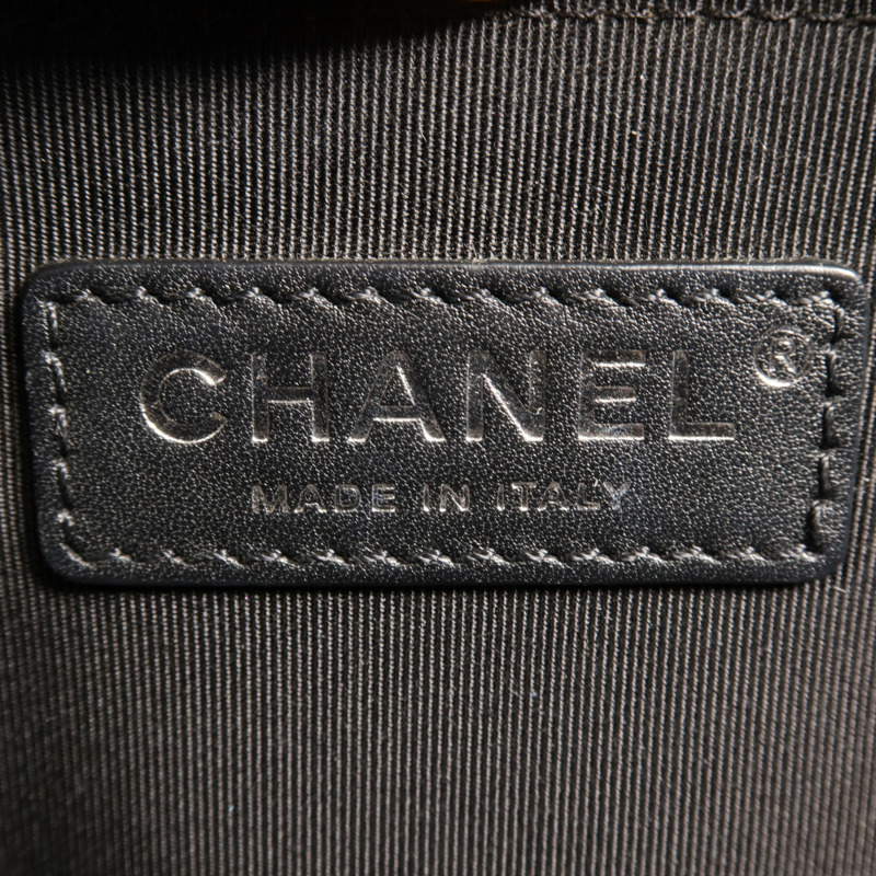 CHANEL 牛皮皮革Boy 28銀扣肩背袋-5