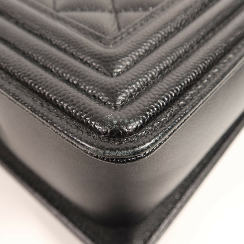 CHANEL 牛皮皮革Boy 28銀扣肩背袋-13