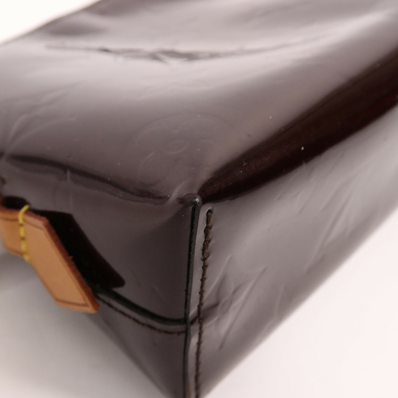 LOUIS VUITTON Monogram Vernis Cosmetic Pouch金扣手拿包-11