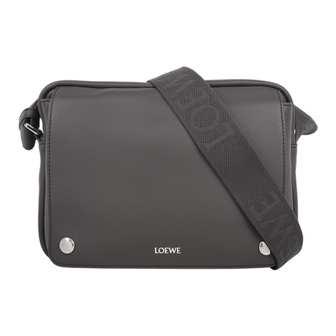 Pebble 光滑小牛皮中型翻蓋郵差包(深灰色)