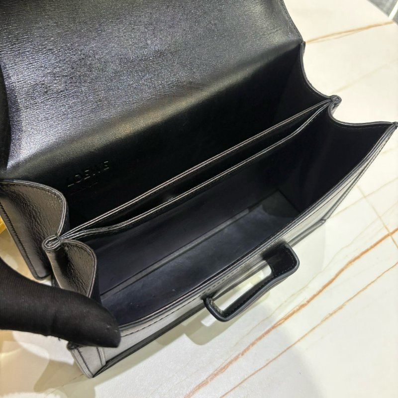 *SHIHNA名牌精品*LOEWE Barcelona 黑色中號 小牛皮金釦掀蓋斜背包-5