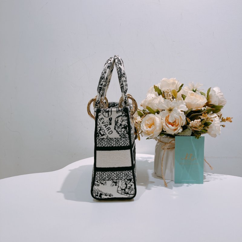 TW4538 Christian Dior 迪奧迷你黛妃 巴黎地圖刺繡 黑白限量版 Mini Lady D-Lite Bag White & Black Plan De Paris Embroidery-3