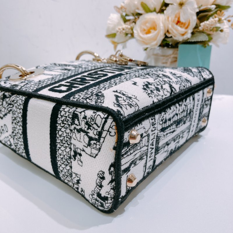 TW4538 Christian Dior 迪奧迷你黛妃 巴黎地圖刺繡 黑白限量版 Mini Lady D-Lite Bag White & Black Plan De Paris Embroidery-4