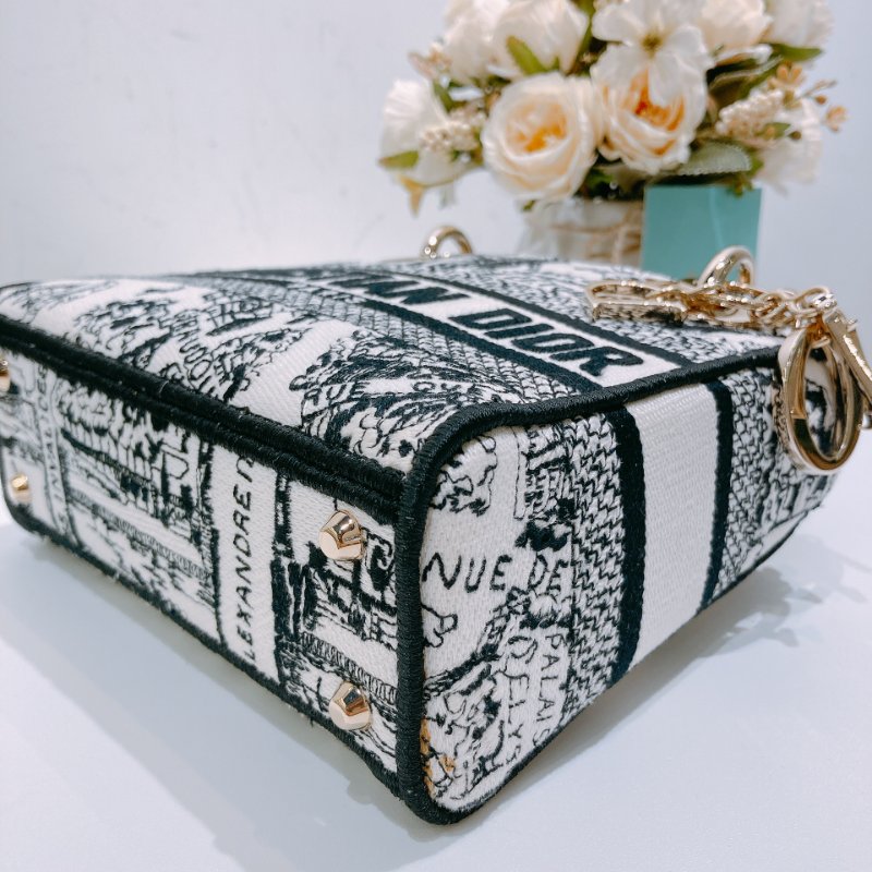 TW4538 Christian Dior 迪奧迷你黛妃 巴黎地圖刺繡 黑白限量版 Mini Lady D-Lite Bag White & Black Plan De Paris Embroidery-5