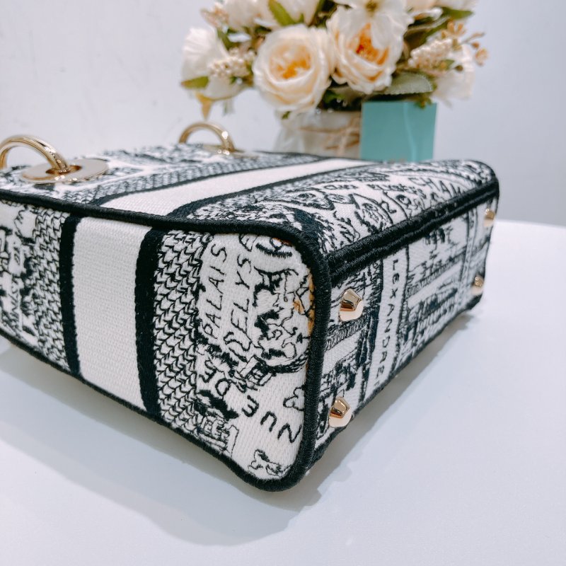 TW4538 Christian Dior 迪奧迷你黛妃 巴黎地圖刺繡 黑白限量版 Mini Lady D-Lite Bag White & Black Plan De Paris Embroidery-7