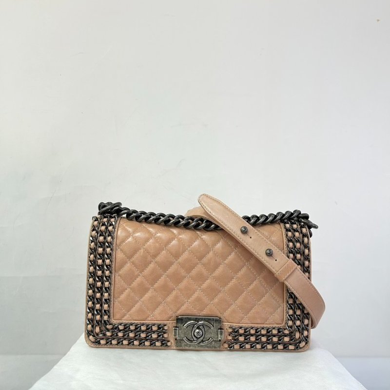 CHANEL粉羊皮銀釦鍊帶邊BOY 25cm-0