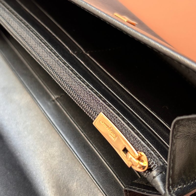 ::Salvatore Ferragamo:: Gancini Genuine Leather Long Wallet Large Capacity Black 黑色玫瑰金釦發財長夾 信封長夾-19