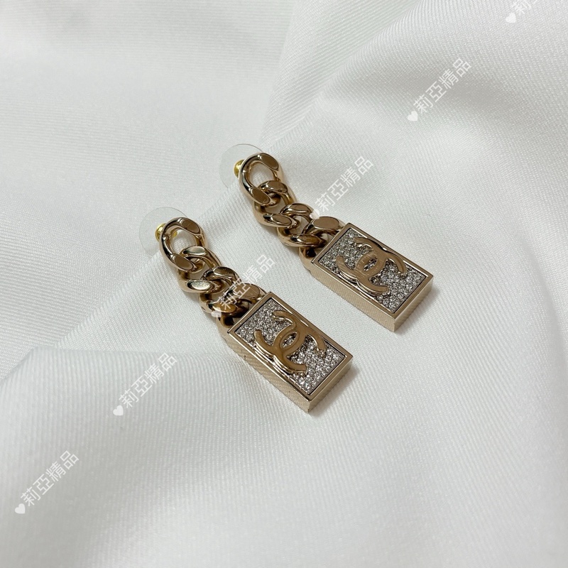 莉亞精品♡Chanel 長方水鑽吊墜耳針 二手-2