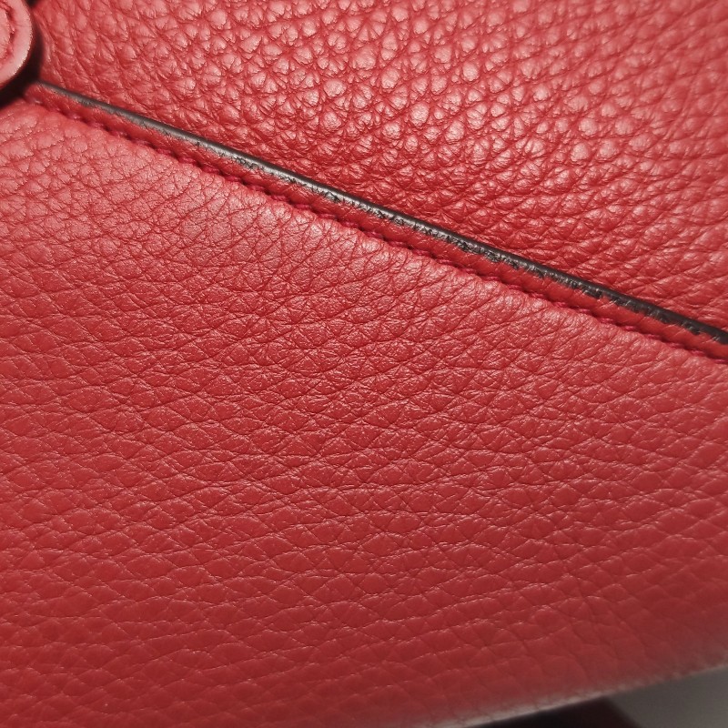 Prada 牛皮紅色三角徽標-13