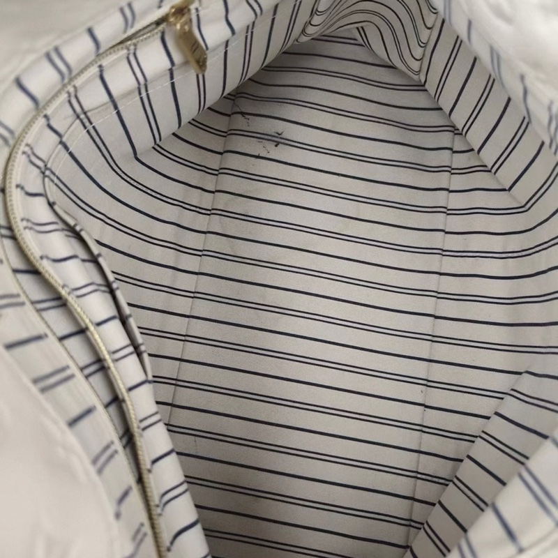 路易威登artsy手提包中號白色壓紋牛皮-9