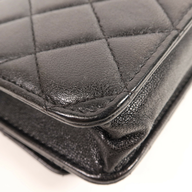 CHANEL 牛皮皮革WOC Wallet On Chain金扣鏈帶肩背袋-13