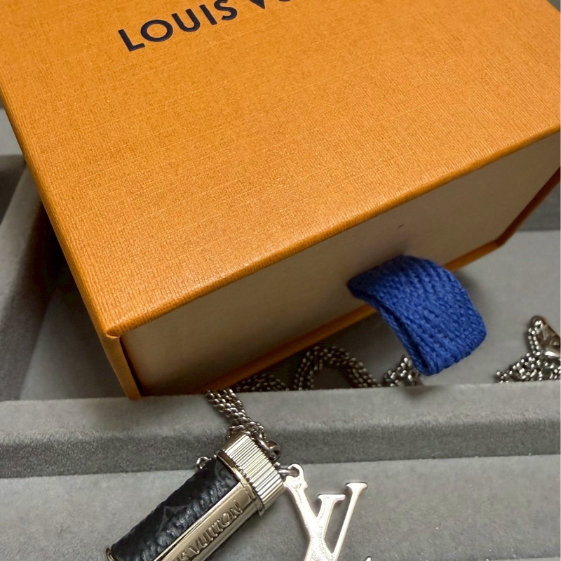 lv 男士經典項鍊-1