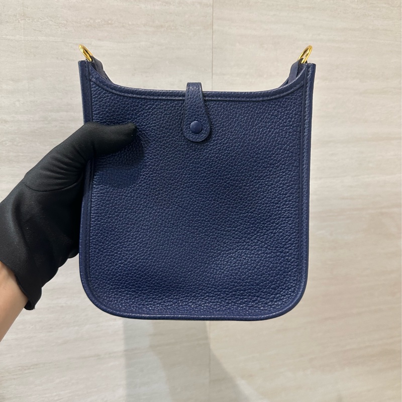 Hermes M3 bleu encre TC皮金釦 Mini Evelyne 斜背包-1