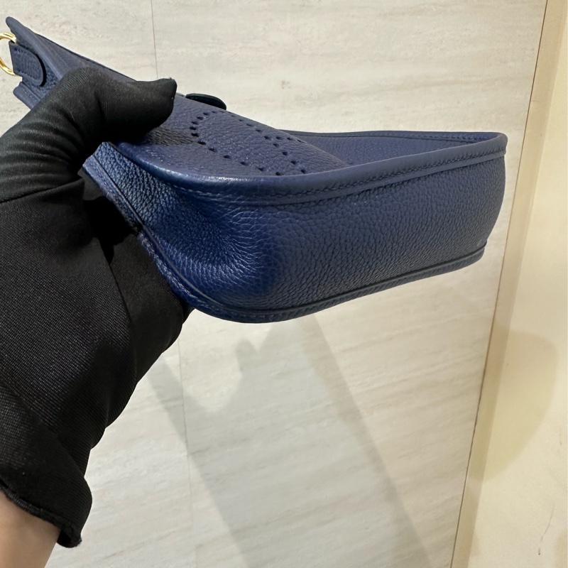 Hermes M3 bleu encre TC皮金釦 Mini Evelyne 斜背包-3