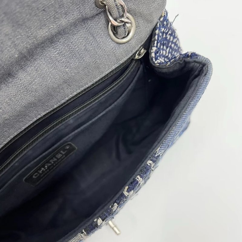 CHANEL 牛仔拼接cf肩背斜背乞丐包30*21*7 98新配件塵袋-1