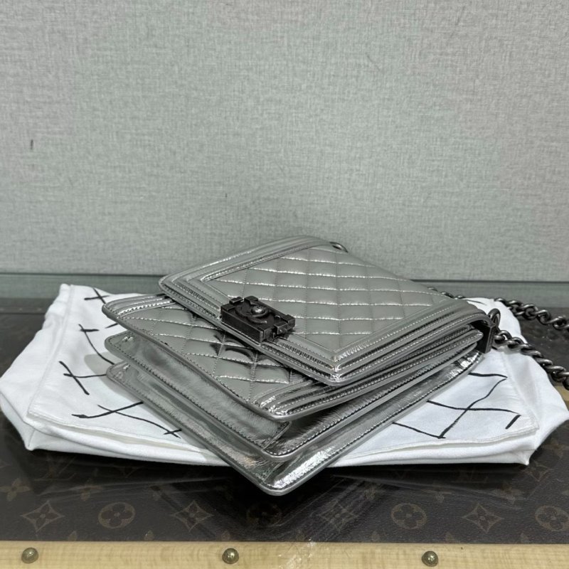 CHANEL 銀色leboy肩背斜背鏈條包16*19*5 全新閒置配件塵袋保卡-4