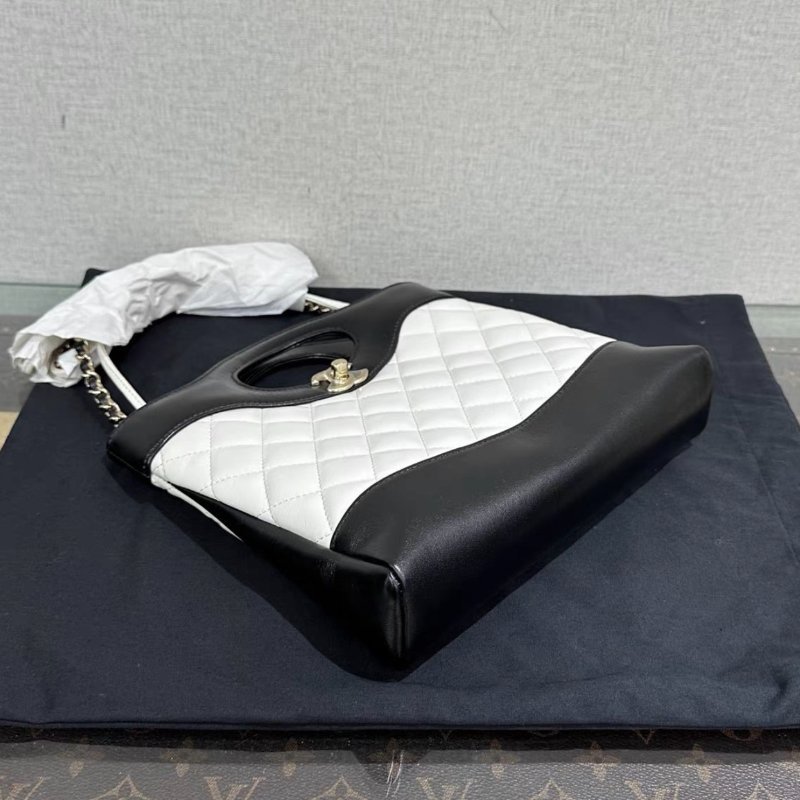 CHANEL 黑白拼色31bag mini手提肩背斜背包23*22*5.5 全新閒置配件塵袋-4