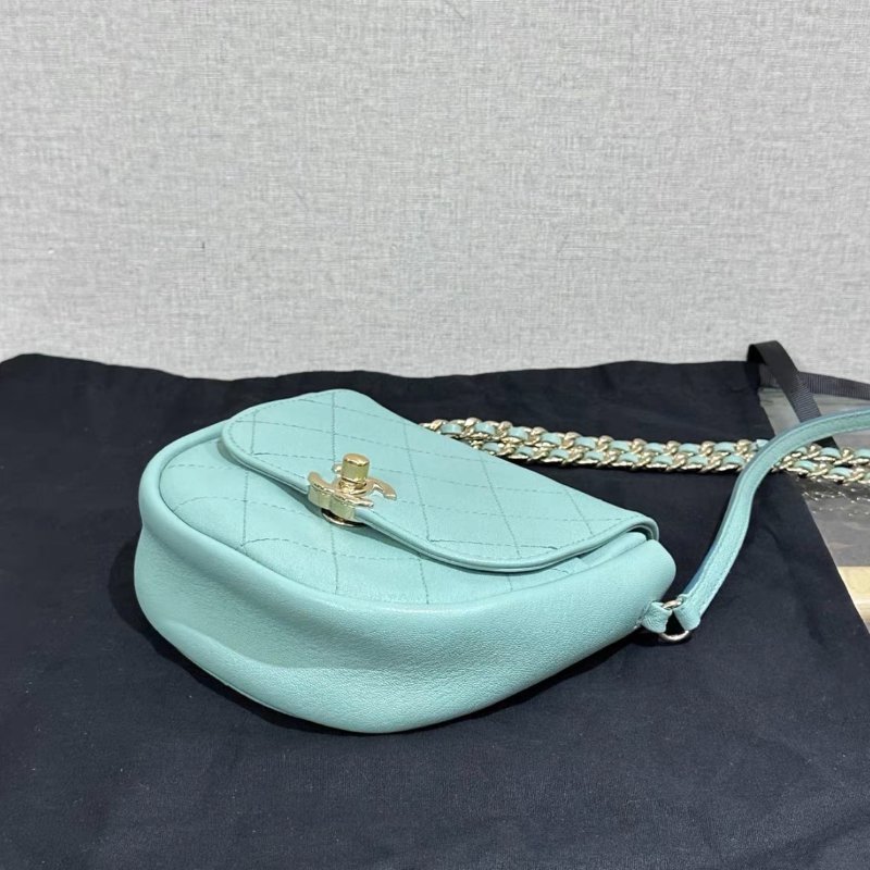 CHANEL 金扣菱格紋肩背斜背包馬鞍包15*13*5 98新配件塵袋-4