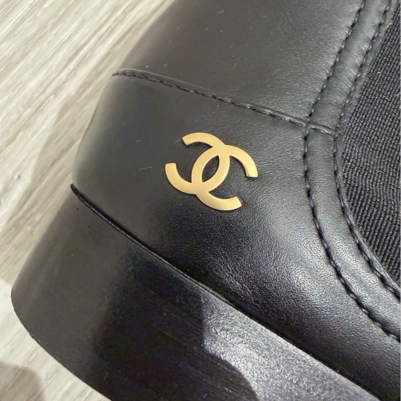 CHANEL 黑色小金Logo短靴 36號-7