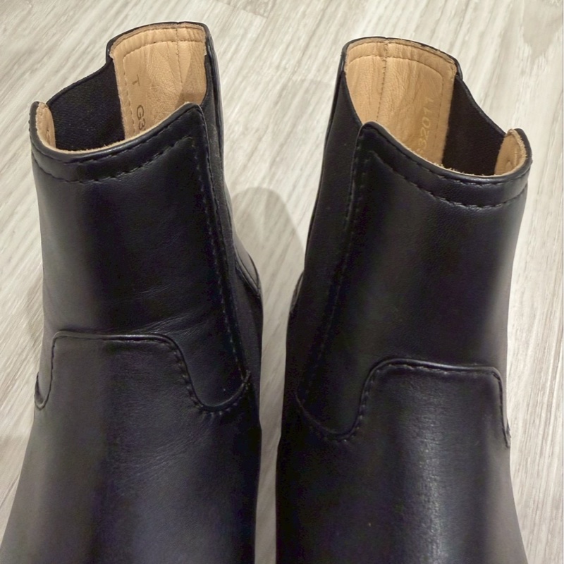 CHANEL 黑色小金Logo短靴 36號-10