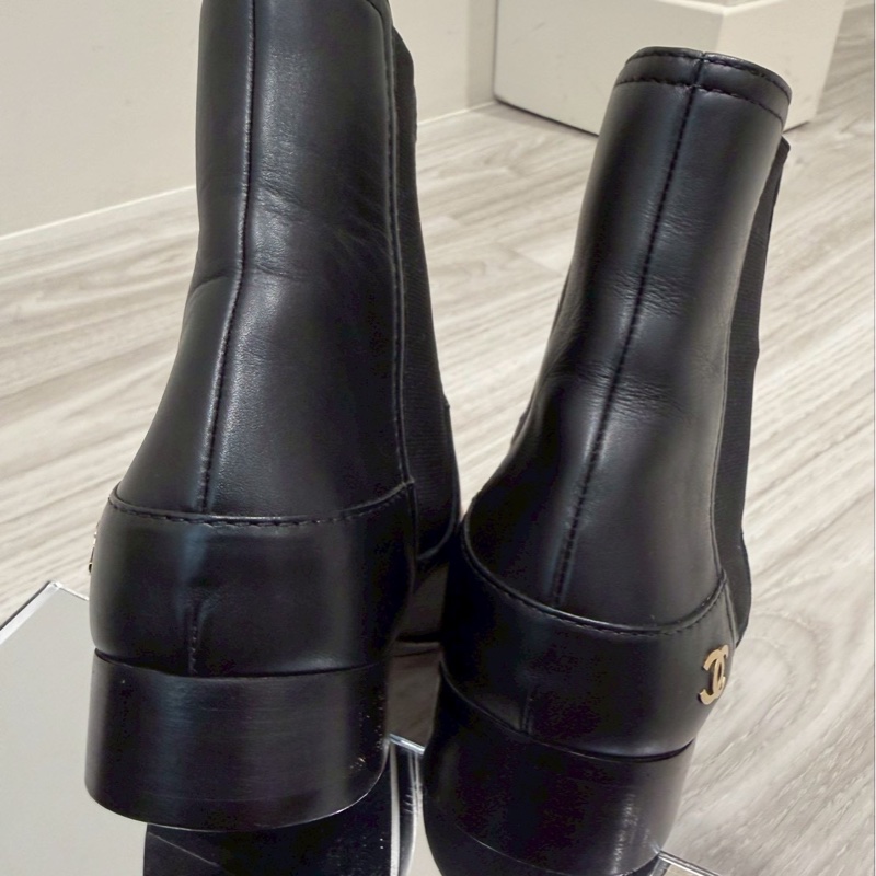 CHANEL 黑色小金Logo短靴 36號-16