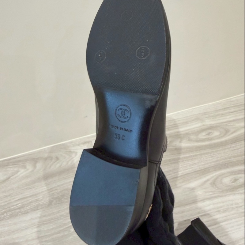 CHANEL 黑色小金Logo短靴 36號-18