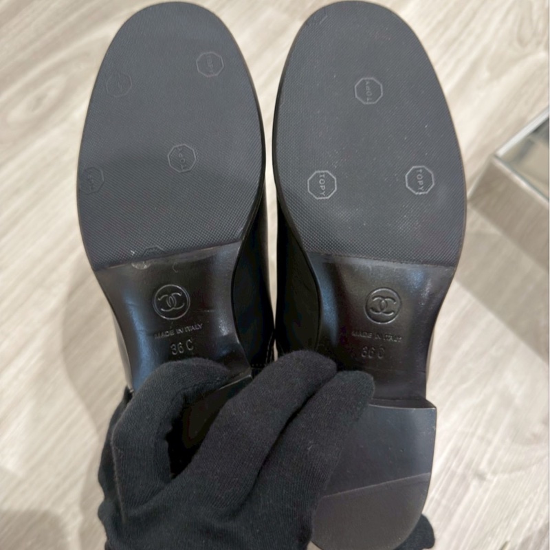 CHANEL 黑色小金Logo短靴 36號-19