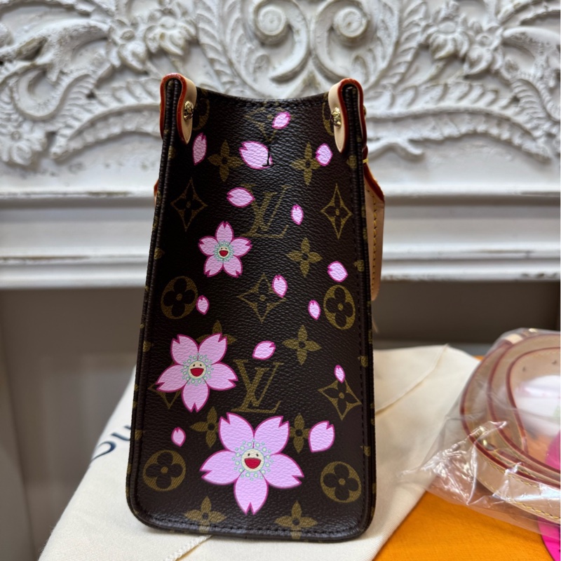 Lv全新OnTheGo小号手袋村上隆樱花系列-3