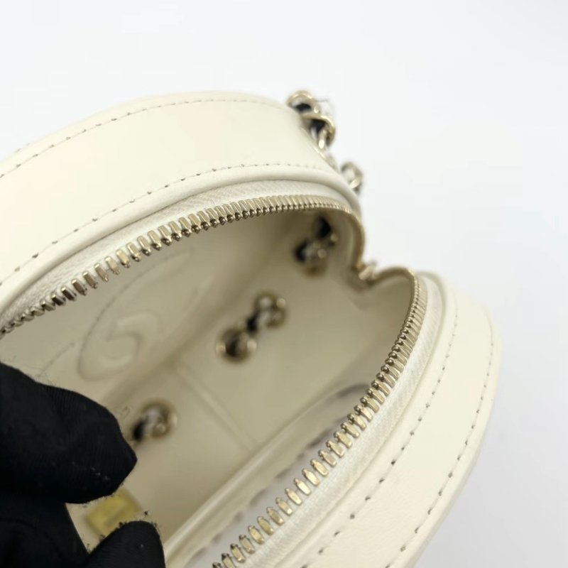 CHANEL 黑白透明游泳圈肩背斜背包18*18*6.5 98新配件塵袋-1