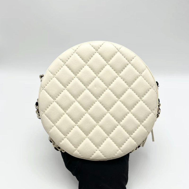 CHANEL 黑白透明游泳圈肩背斜背包18*18*6.5 98新配件塵袋-5