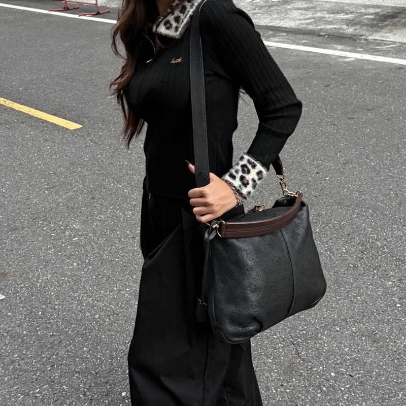 (超稀有⏰) LV Mahina 全牛皮 斜背+單肩+腋下 專櫃15.3萬!-3