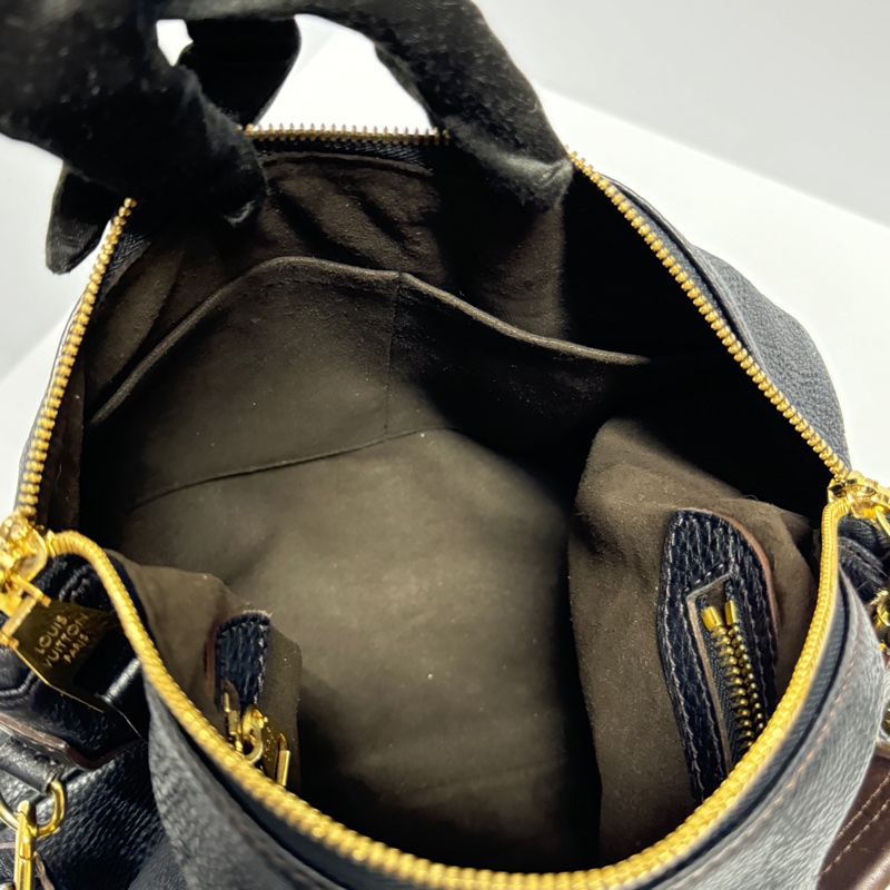 (超稀有⏰) LV Mahina 全牛皮 斜背+單肩+腋下 專櫃15.3萬!-26