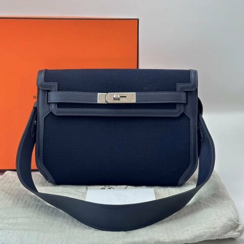HERMES 海軍藍銀扣KellyDepeches25肩背腋下包25.5*20*4 98新配件盒子塵袋