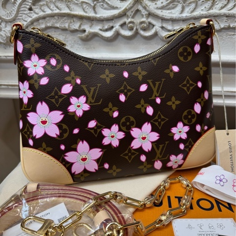 Lv全新村上隆樱花系列牛角斜挎包
