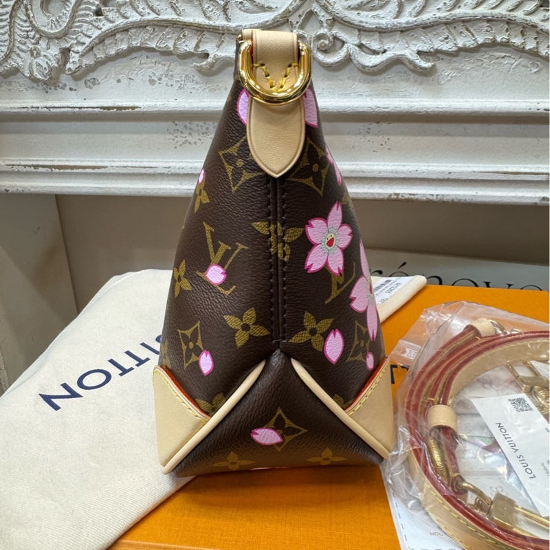 Lv全新村上隆樱花系列牛角斜挎包-1